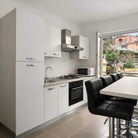 Апартаменты Vernazza Central Apartments *