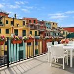 Vernazza Central Apartments * 韦尔纳扎