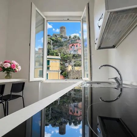 Vernazza Central Apartments فيرناتْسا