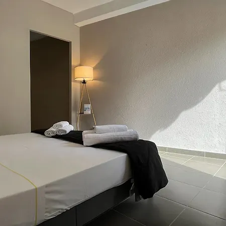 Vernazza Central Apartments *