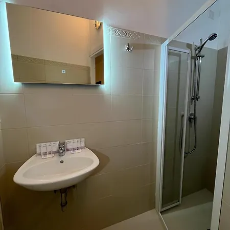 Vernazza Central Apartments فيرناتْسا
