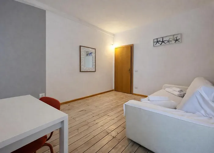 Vernazza Central Apartments شقة *